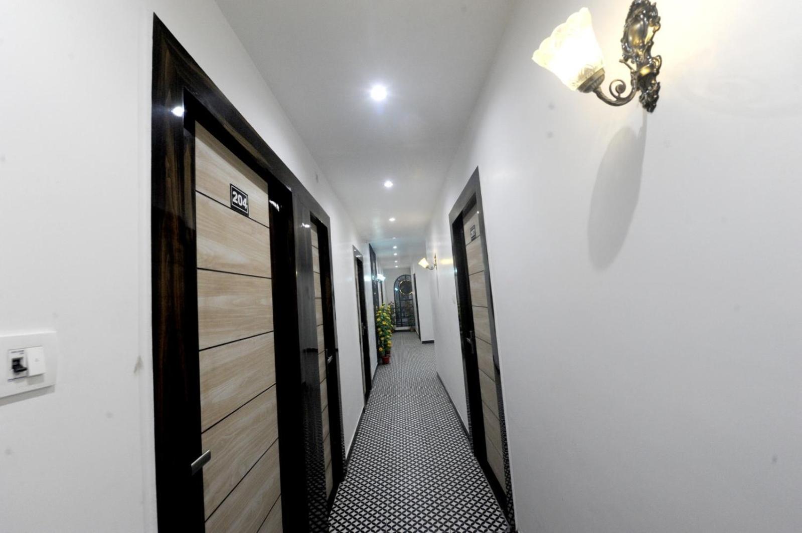 Golden Inn Prayagraj Extérieur photo