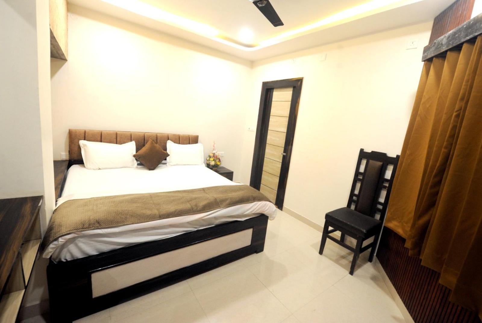 Golden Inn Prayagraj Extérieur photo