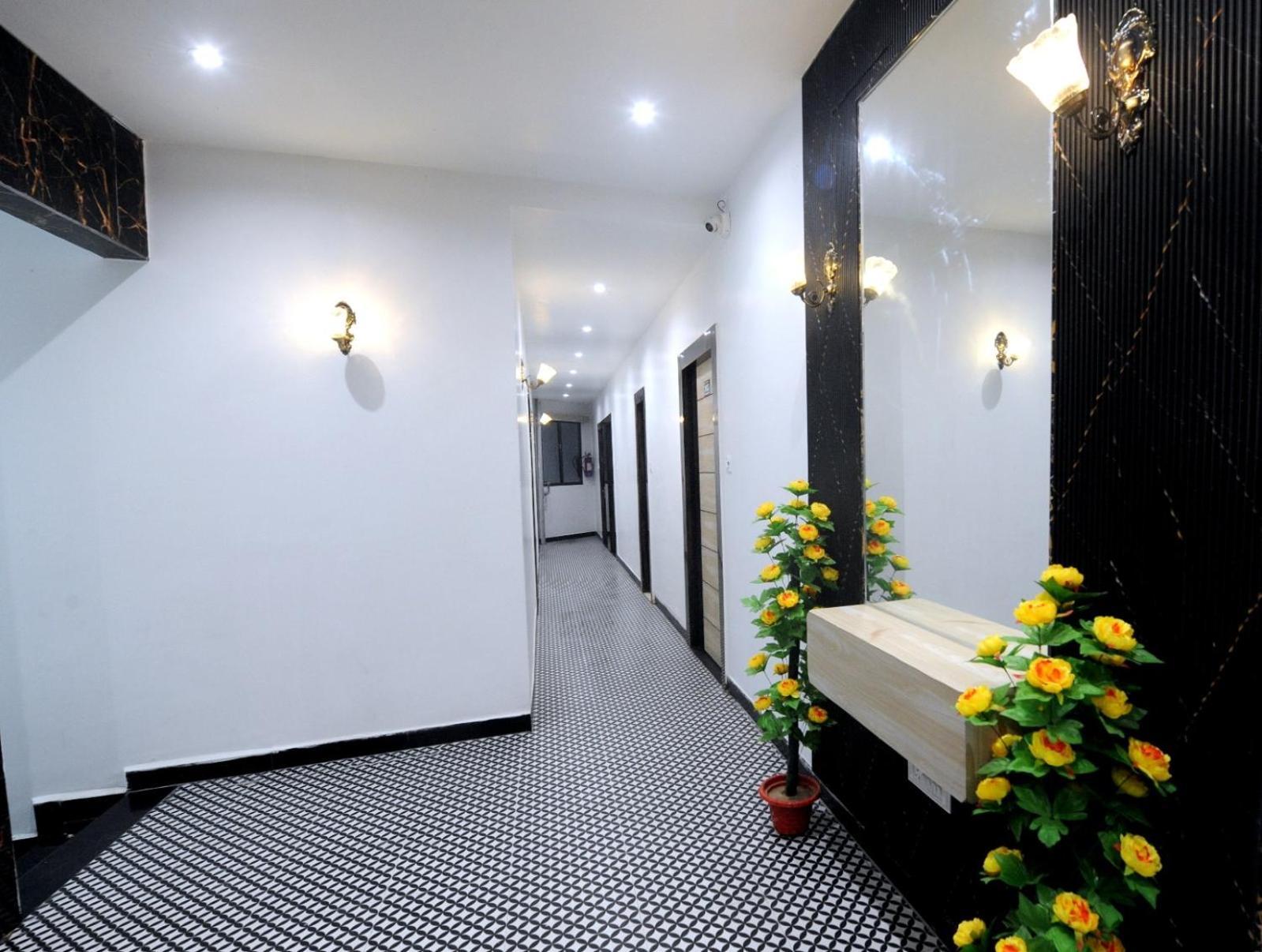 Golden Inn Prayagraj Extérieur photo